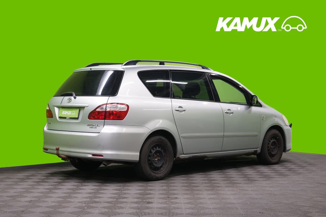 Toyota Avensis Verso 2004