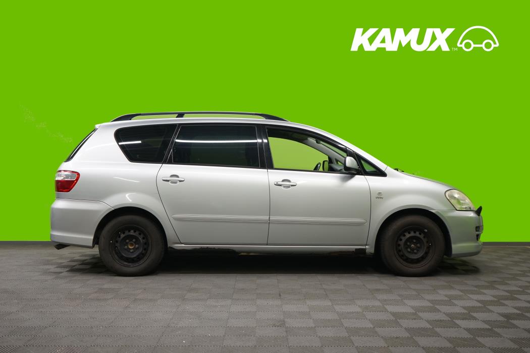Toyota Avensis Verso 2004
