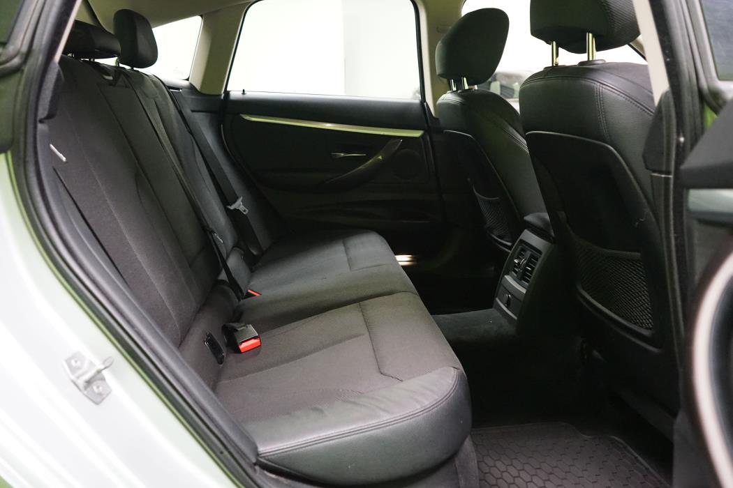 BMW 318 Gran Turismo 2013