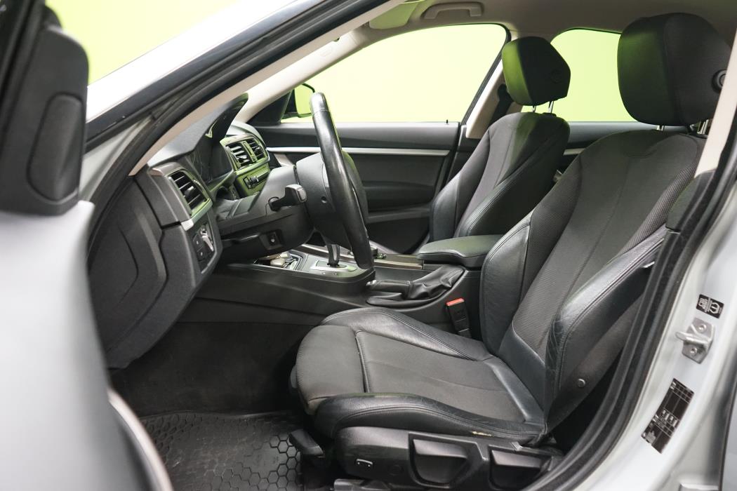 BMW 318 Gran Turismo 2013