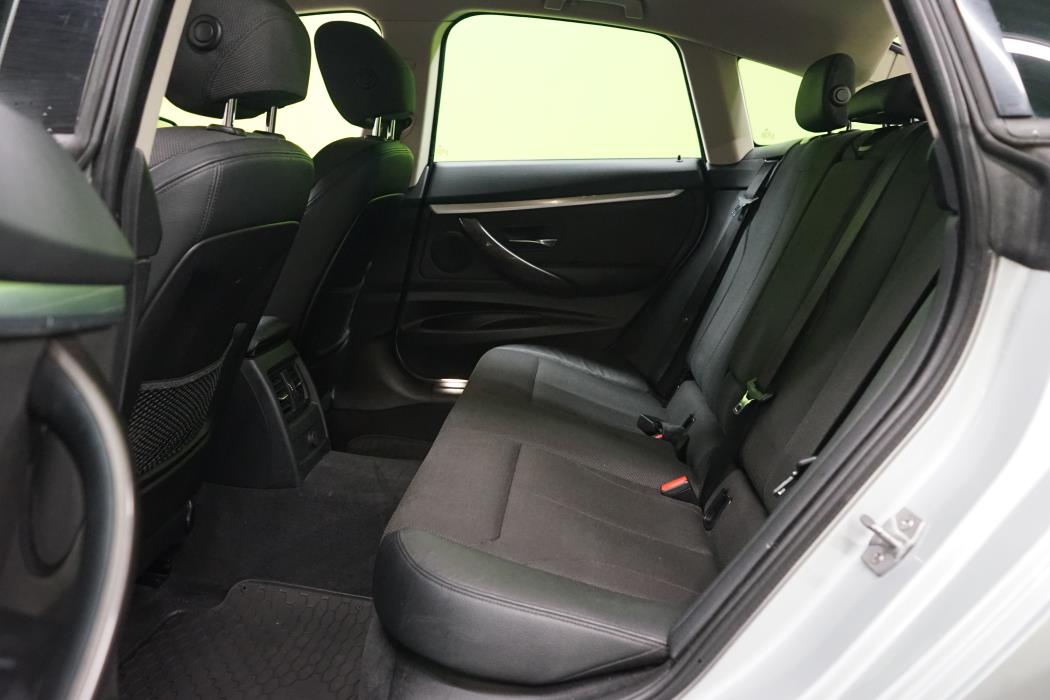 BMW 318 Gran Turismo 2013