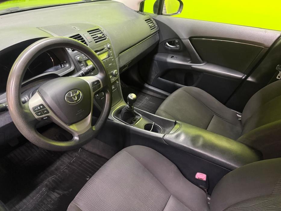 Toyota Avensis 2010