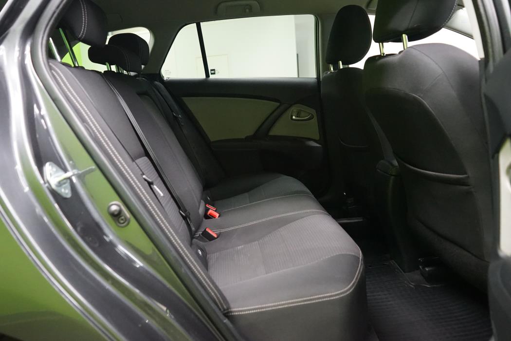 Toyota Avensis 2015