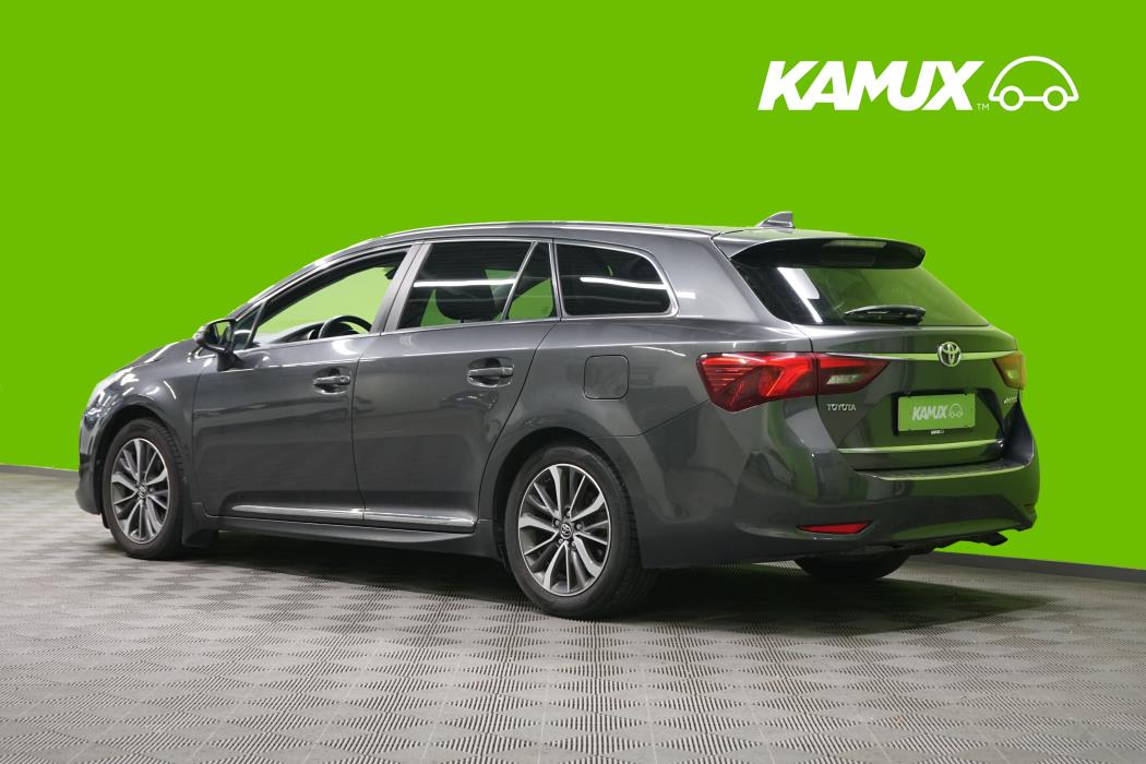 Toyota Avensis 2015