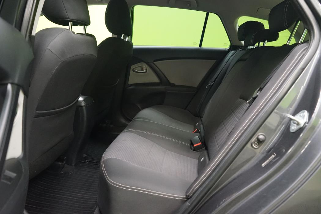 Toyota Avensis 2015