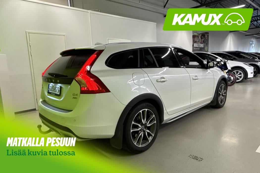 Volvo V60 Cross Country 2015