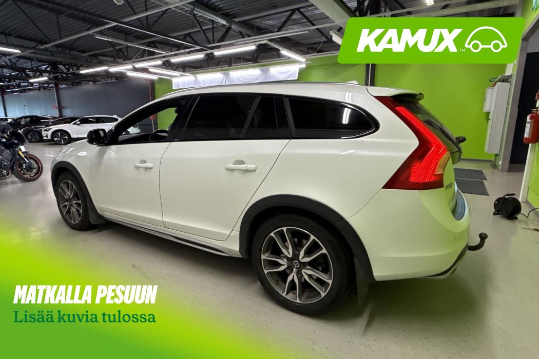 Volvo V60 Cross Country 2015