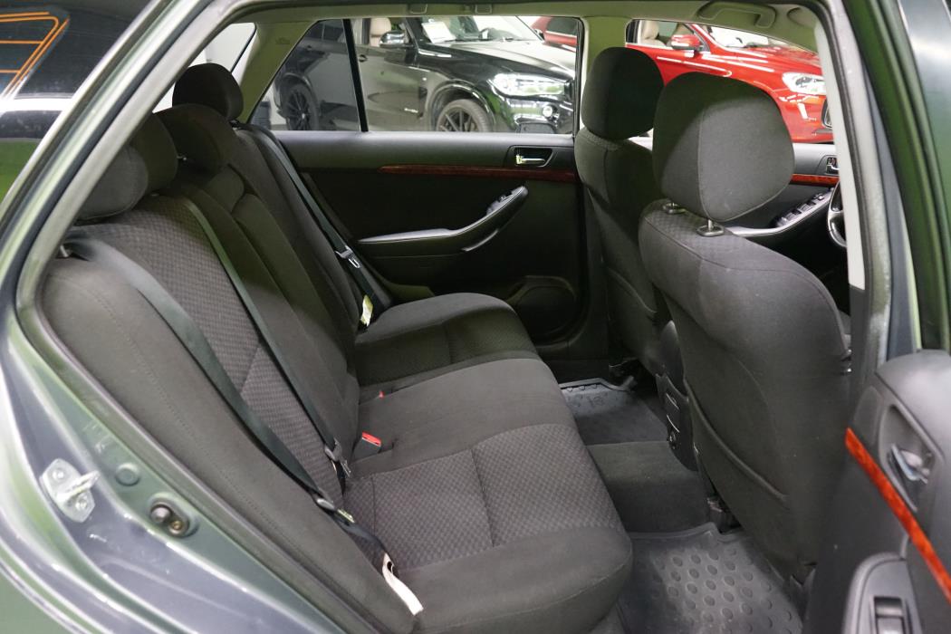 Toyota Avensis 2004