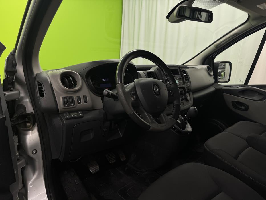 Renault Trafic Passenger 2015