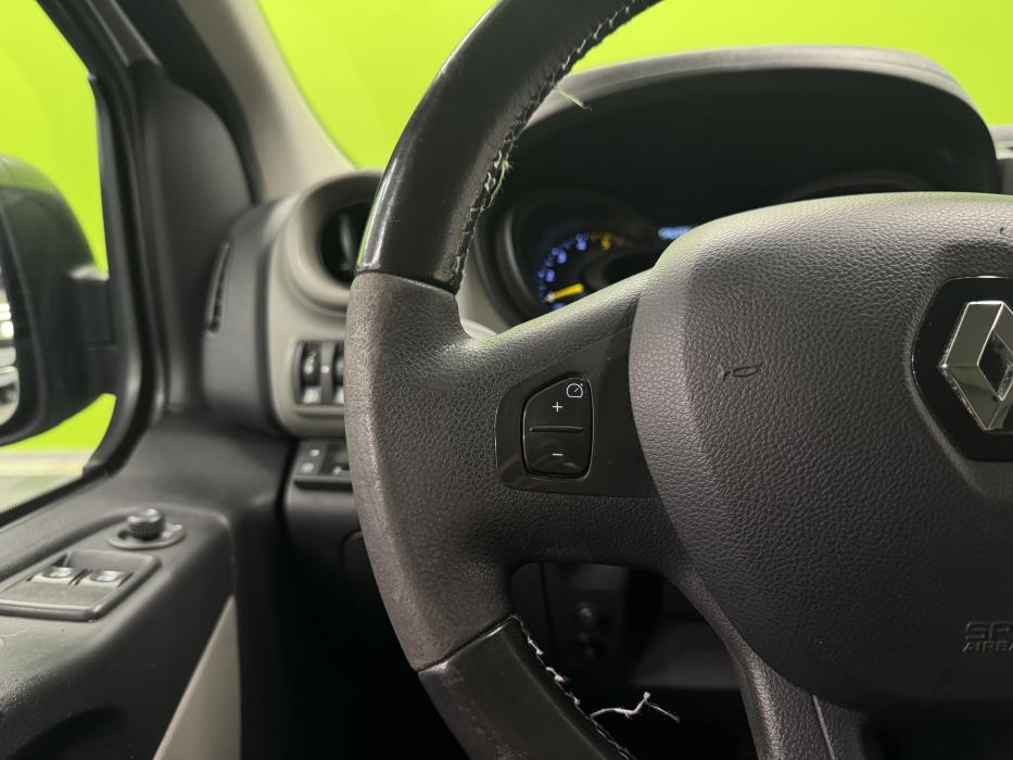 Renault Trafic Passenger 2015