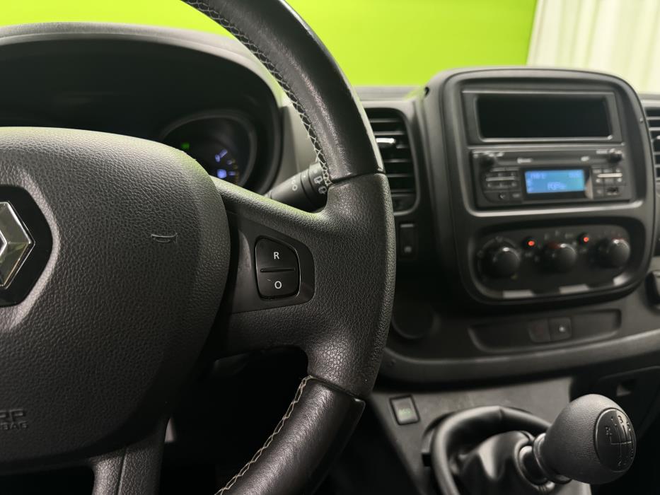 Renault Trafic Passenger 2015