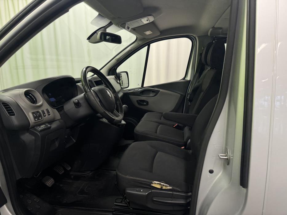 Renault Trafic Passenger 2015