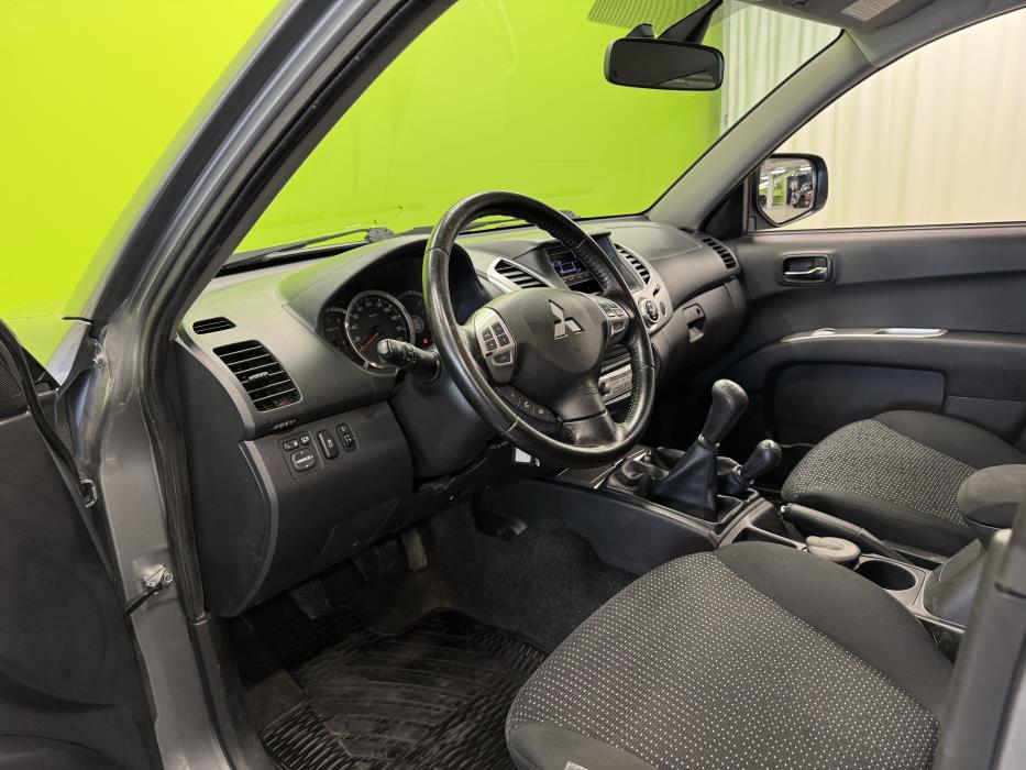 Mitsubishi L200 2015