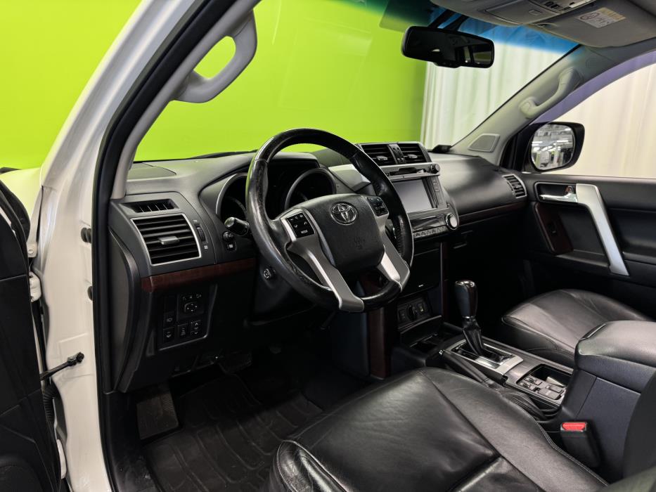 Toyota Land Cruiser 2014