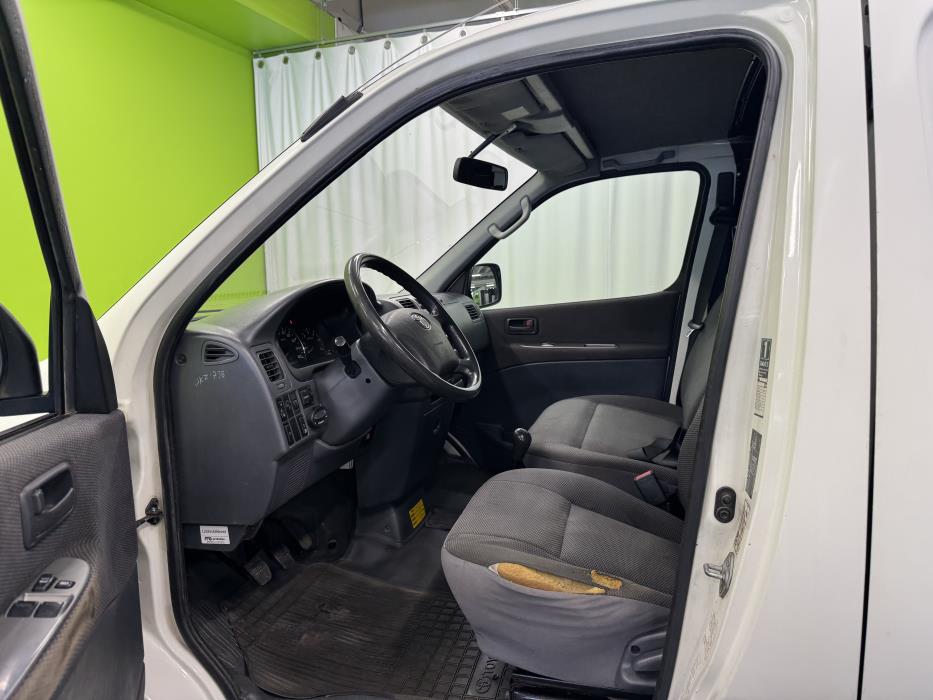 Toyota Hiace 2011