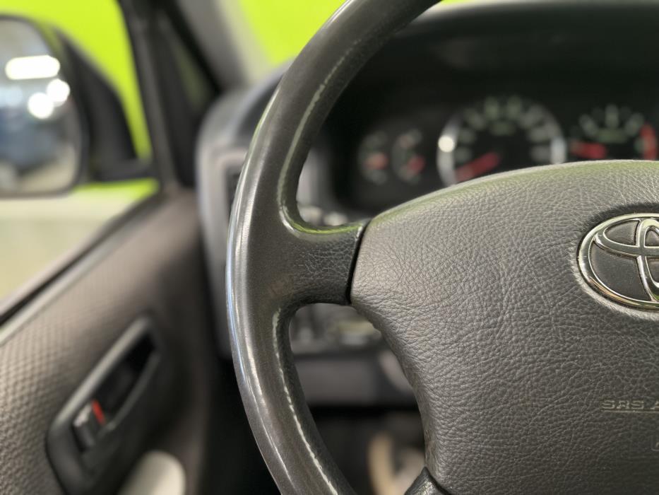 Toyota Hiace 2011