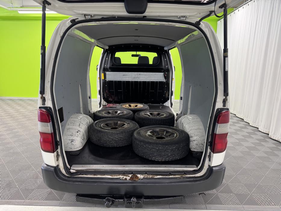 Toyota Hiace 2011