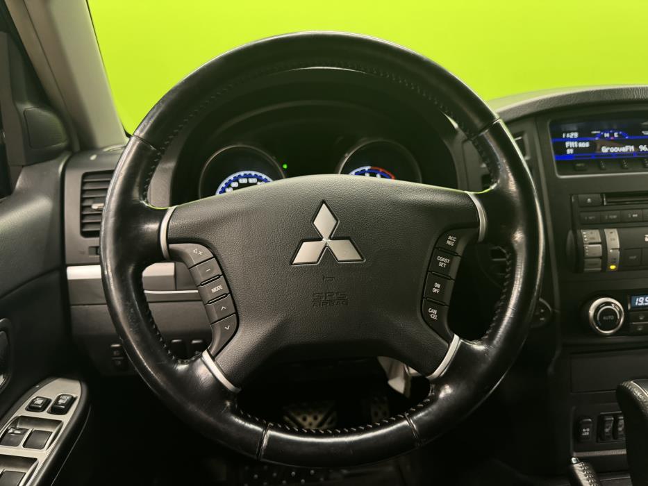 Mitsubishi Pajero 2007