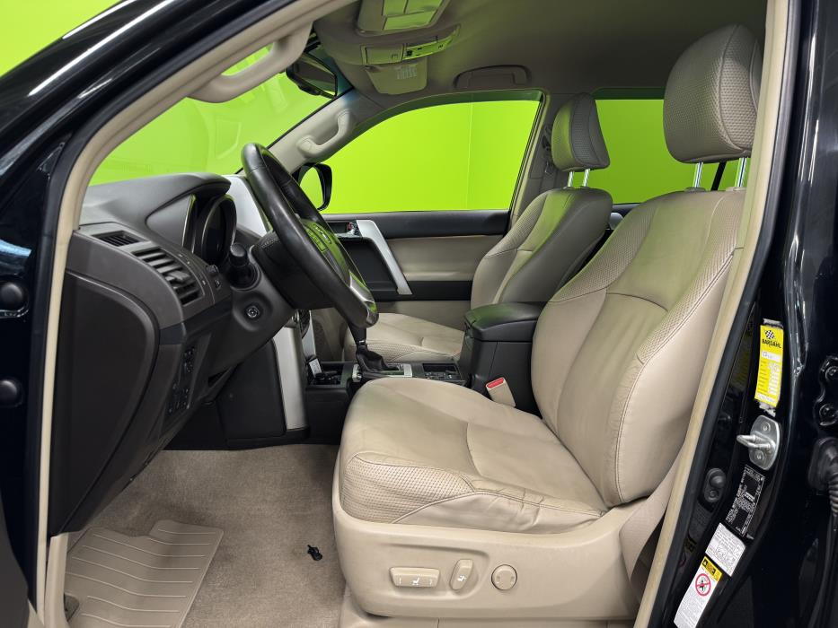 Toyota Land Cruiser 2012