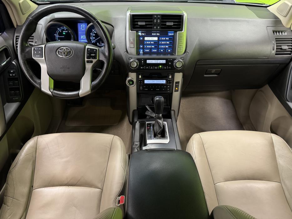 Toyota Land Cruiser 2012
