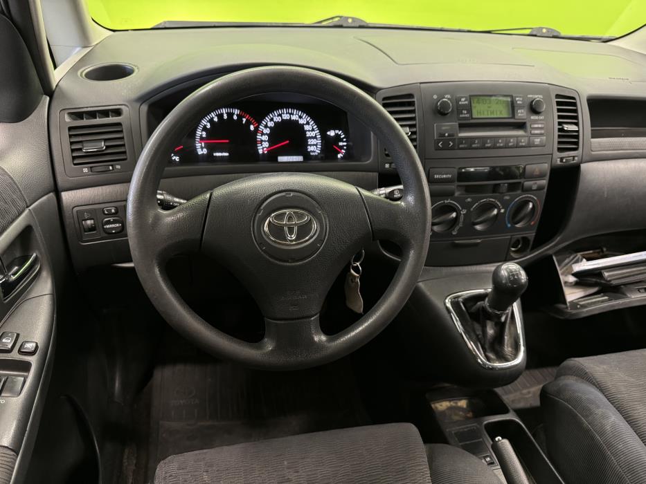 Toyota Corolla Verso 2002