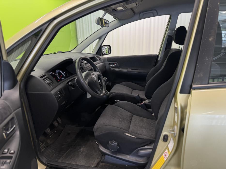 Toyota Corolla Verso 2002