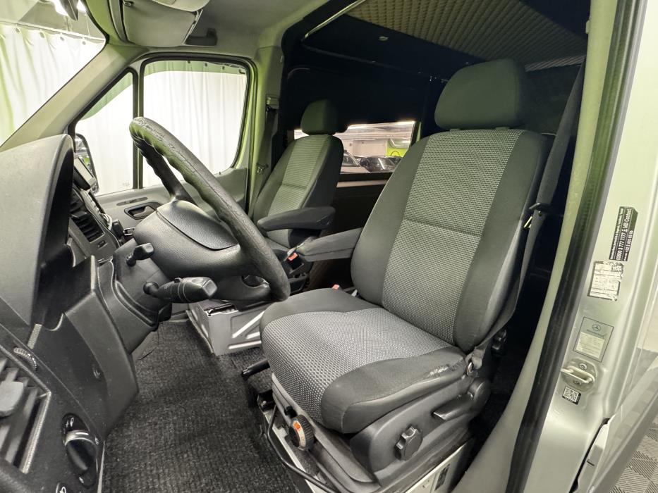 Mercedes-Benz Sprinter 2013