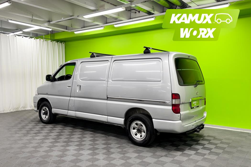 Toyota Hiace 2010