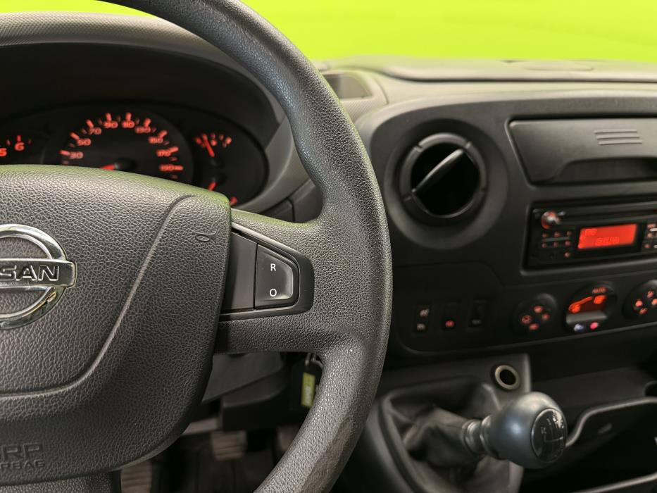 Nissan NV400 2016