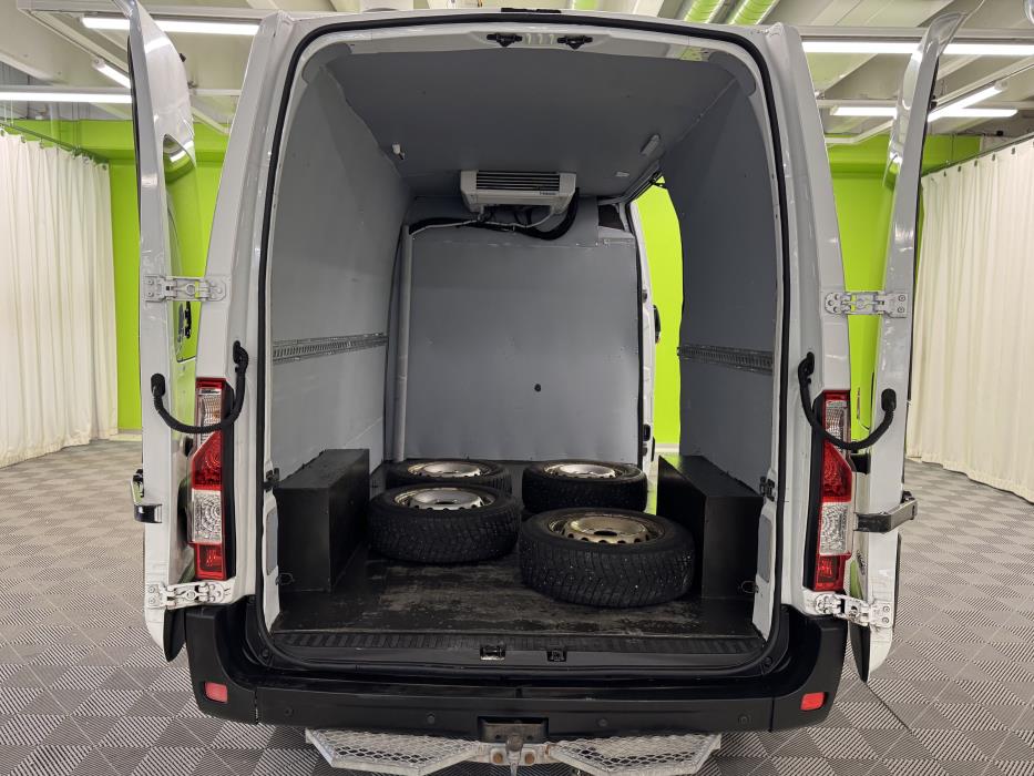 Nissan NV400 2016