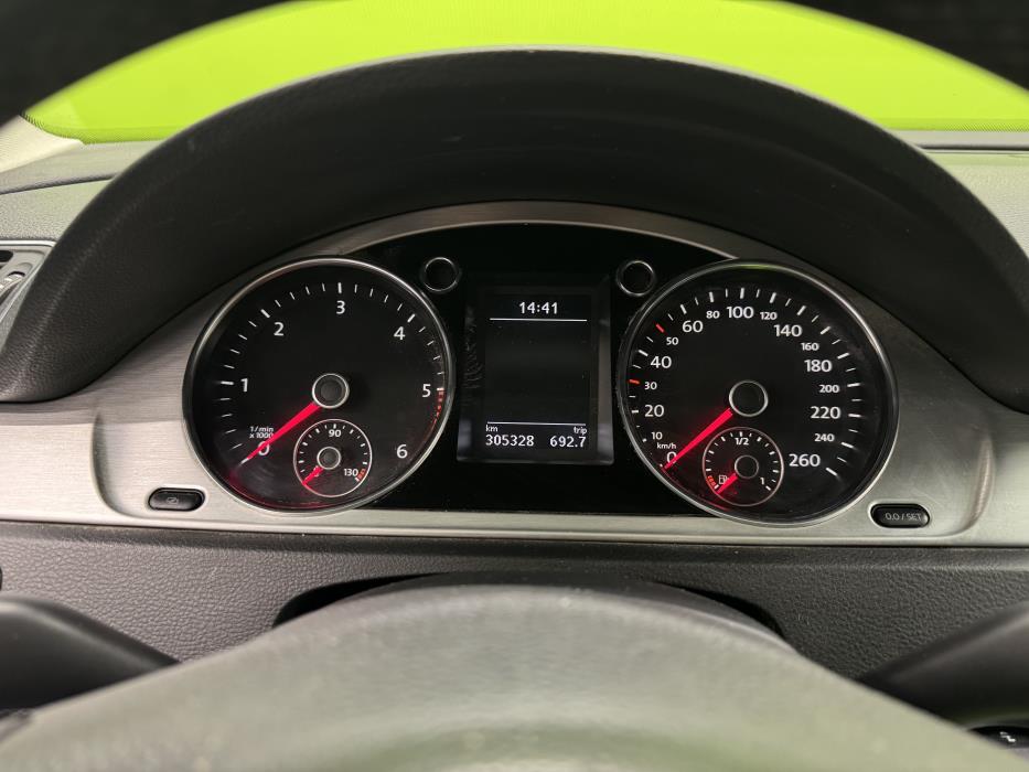 Volkswagen Passat 2011