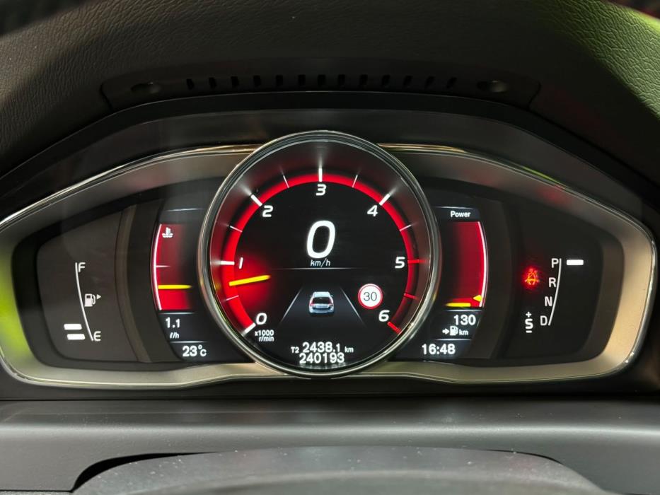 Volvo XC70 2015
