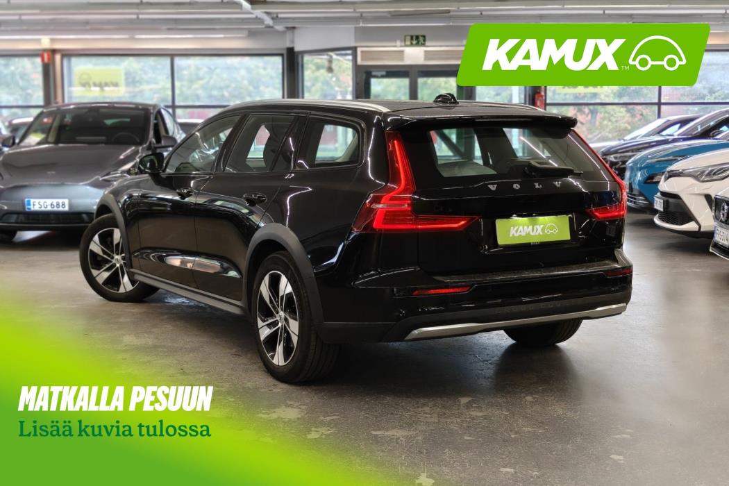 Volvo V60 Cross Country 2023