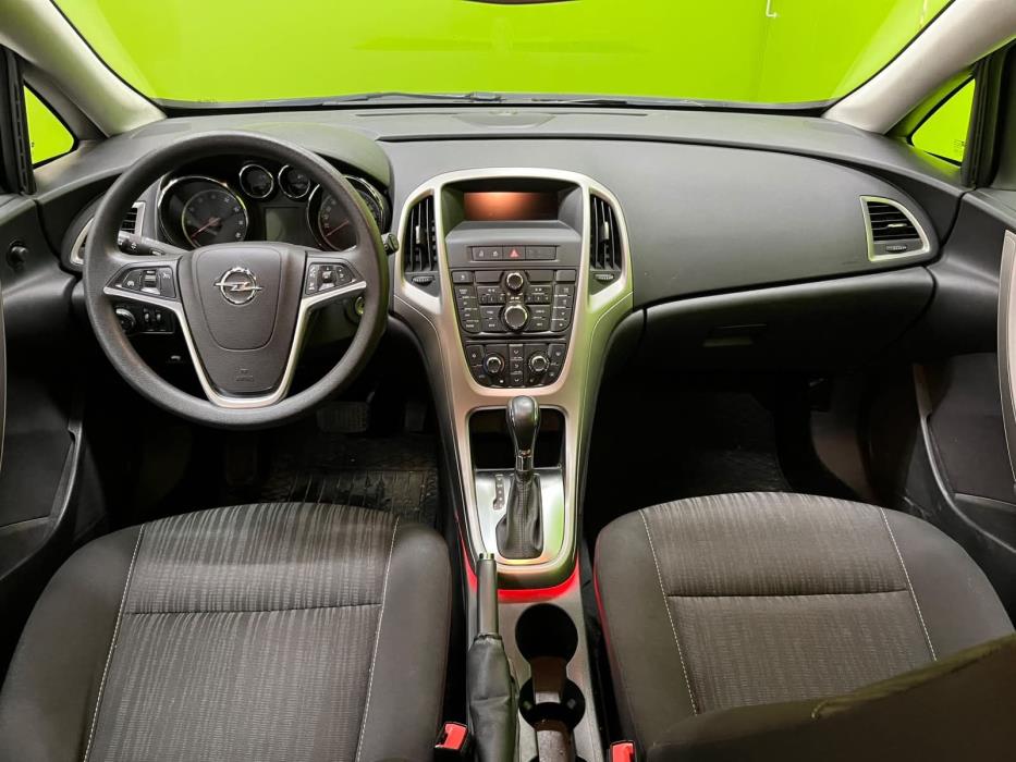 Opel Astra 2011