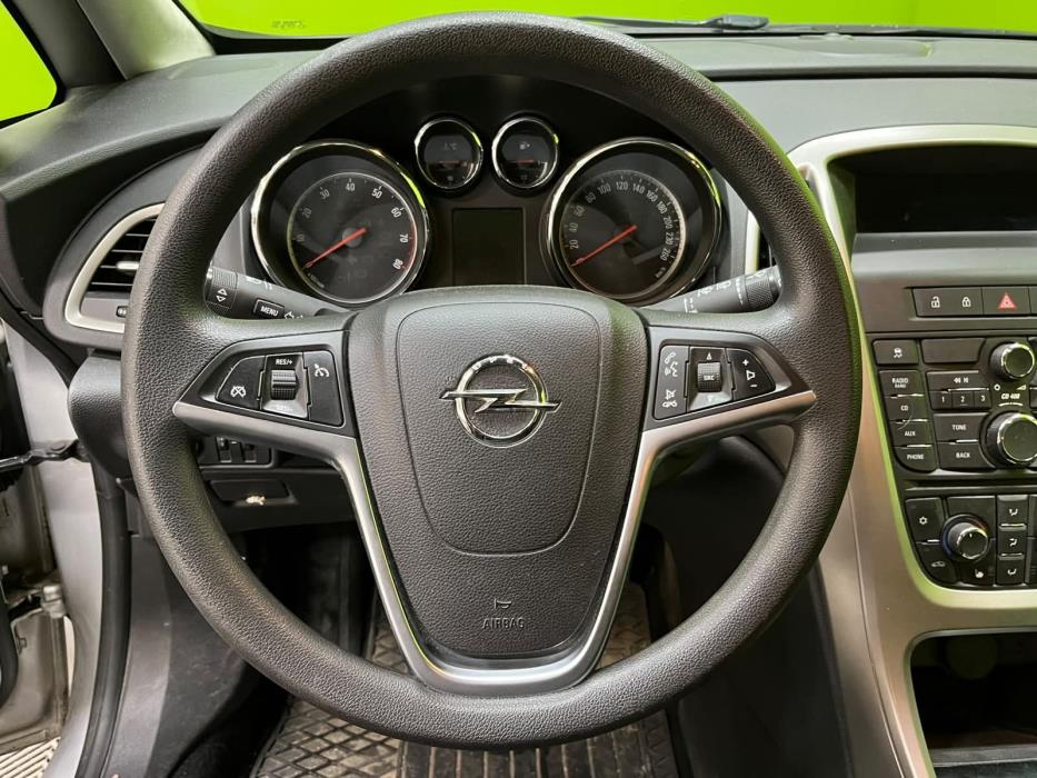 Opel Astra 2011