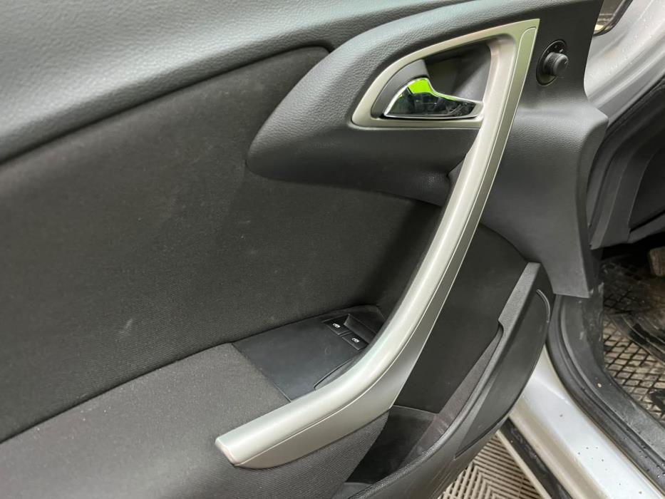 Opel Astra 2011