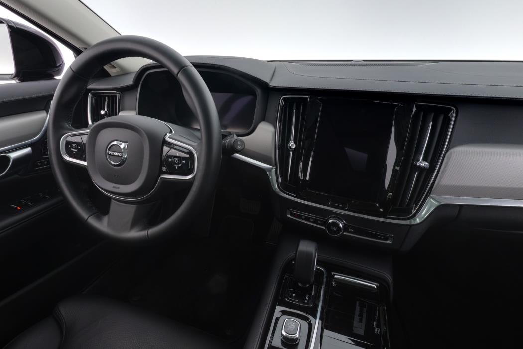 Volvo V90 2023