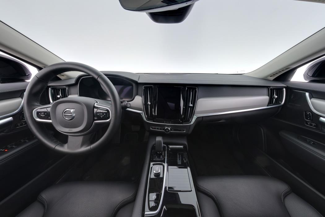 Volvo V90 2023