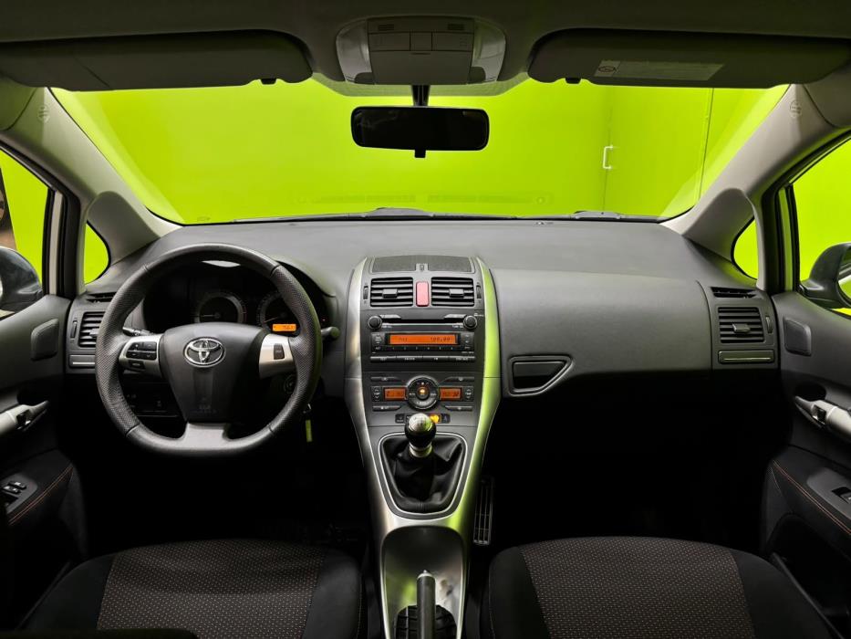 Toyota Auris 2012