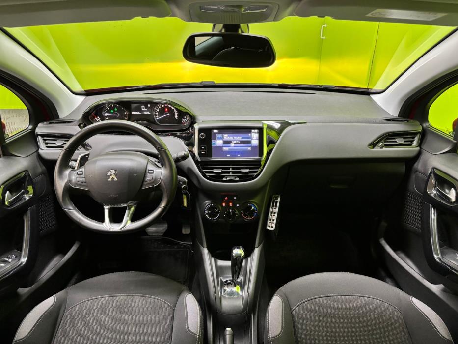Peugeot 208 2016