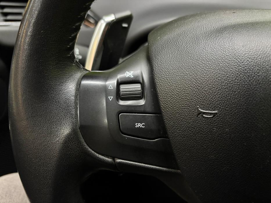 Peugeot 208 2016