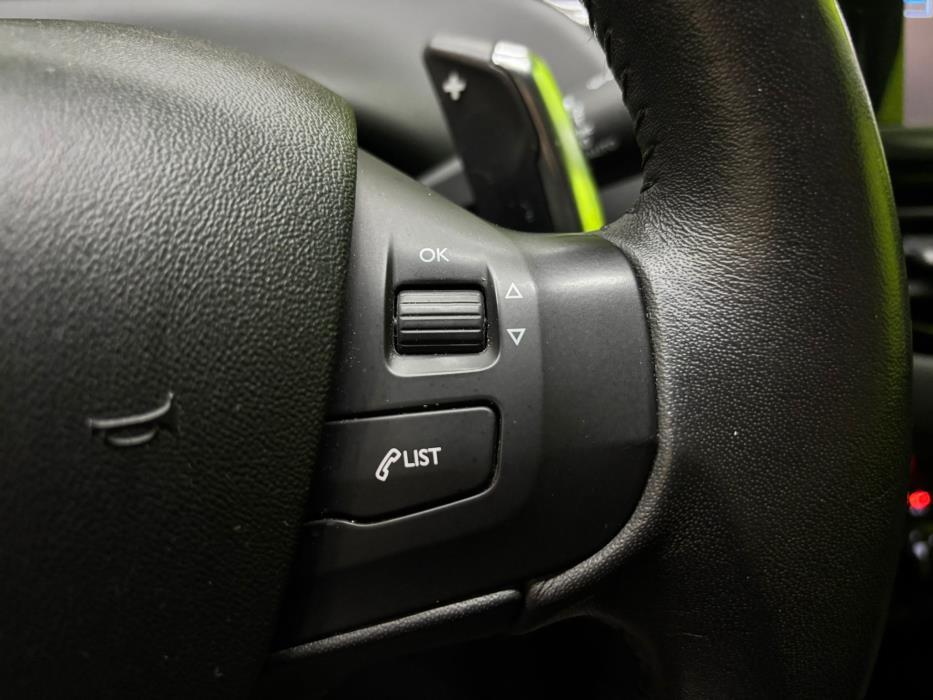 Peugeot 208 2016