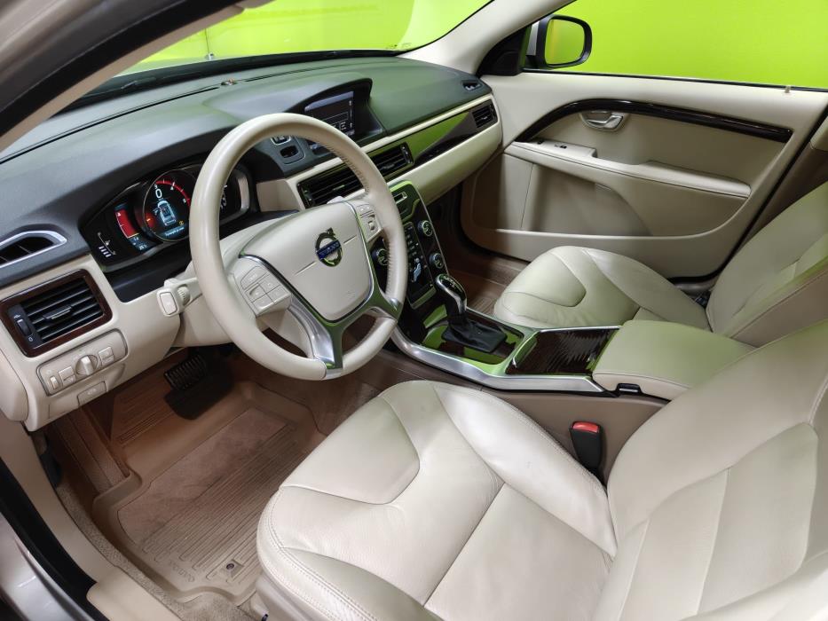 Volvo V70 2014