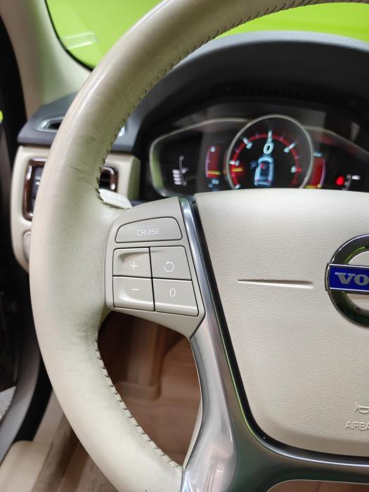 Volvo V70 2014