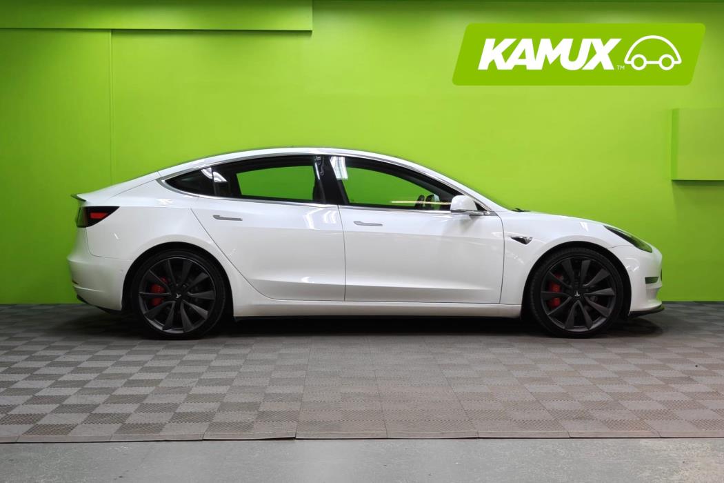 Tesla Model 3 2020