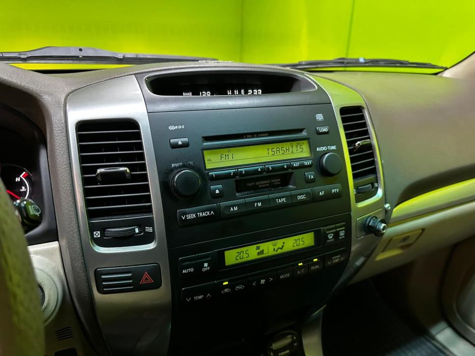 Toyota Land Cruiser 2004