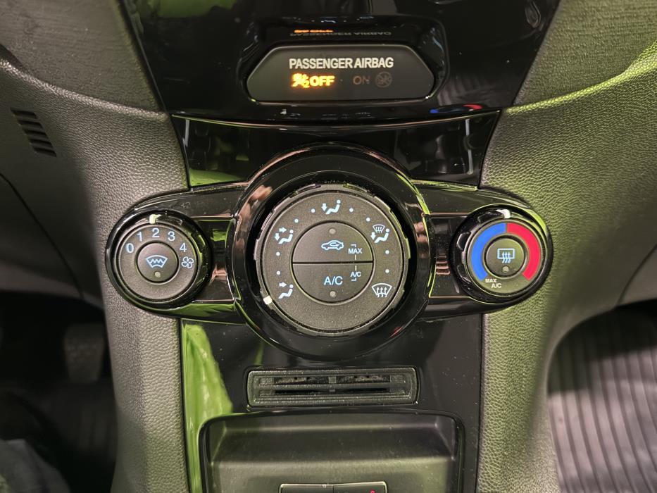 Ford Fiesta Van 2017