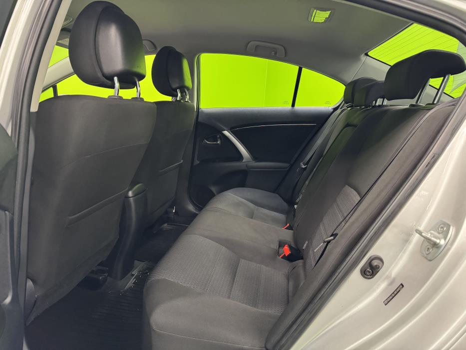 Toyota Avensis 2012