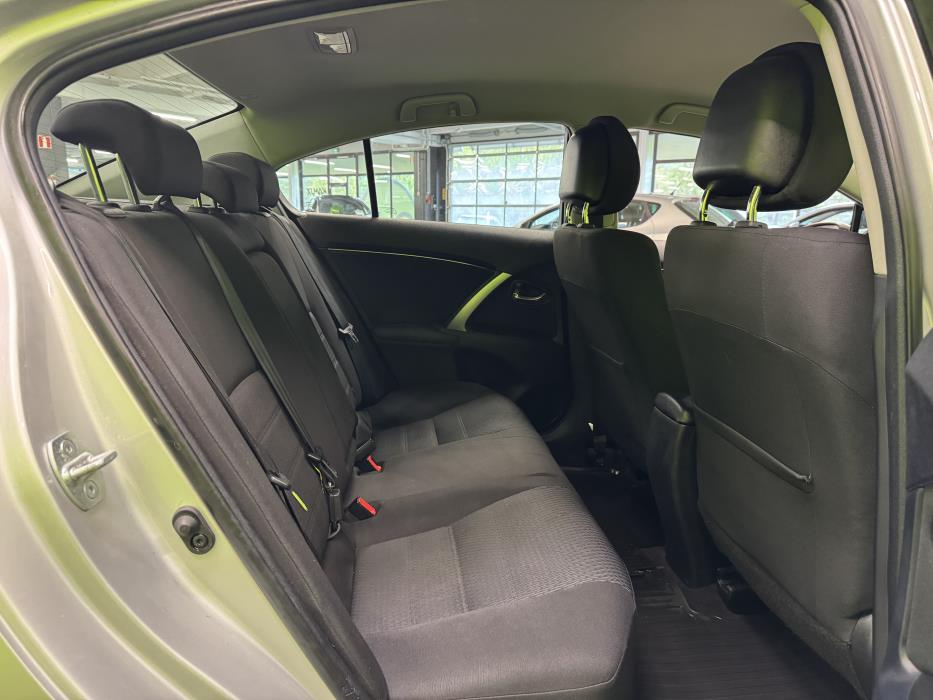 Toyota Avensis 2012