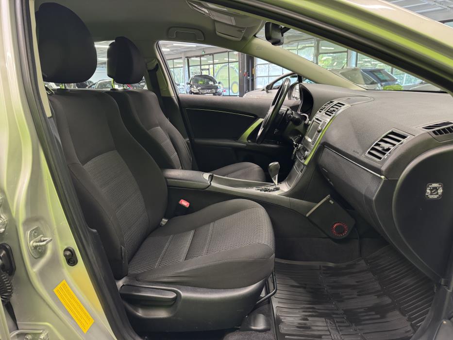 Toyota Avensis 2012